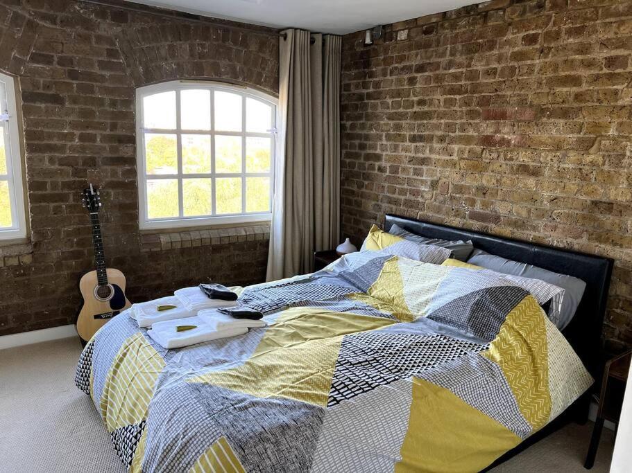 Luxury Artistic 2 Bedroom W/Balcony-Great Location Central Лондон Екстер'єр фото