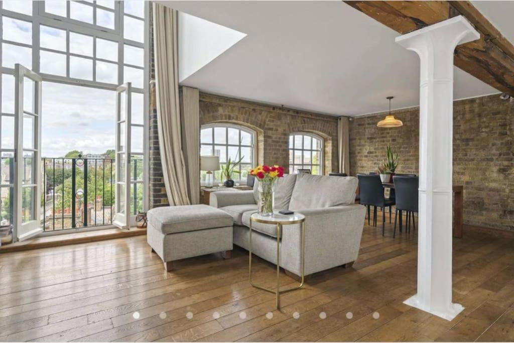 Luxury Artistic 2 Bedroom W/Balcony-Great Location Central Лондон Екстер'єр фото